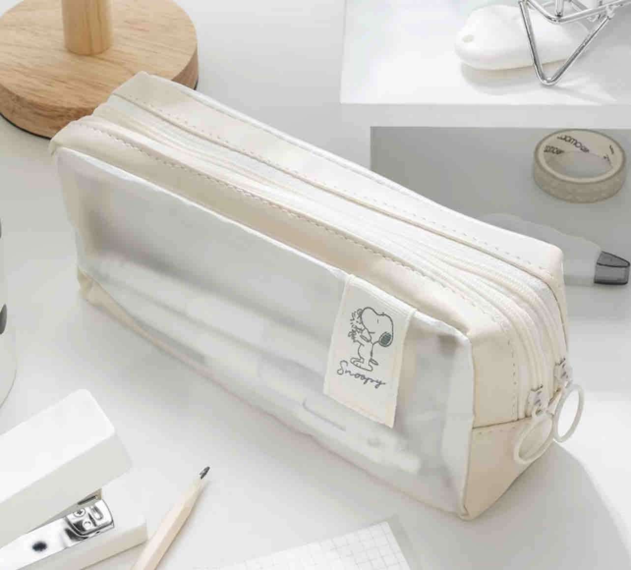 Cartuchera Snoopy Beige 1 Cartuchera snoopy con doble bolsillo grande Cartuchera Snoopy Beige