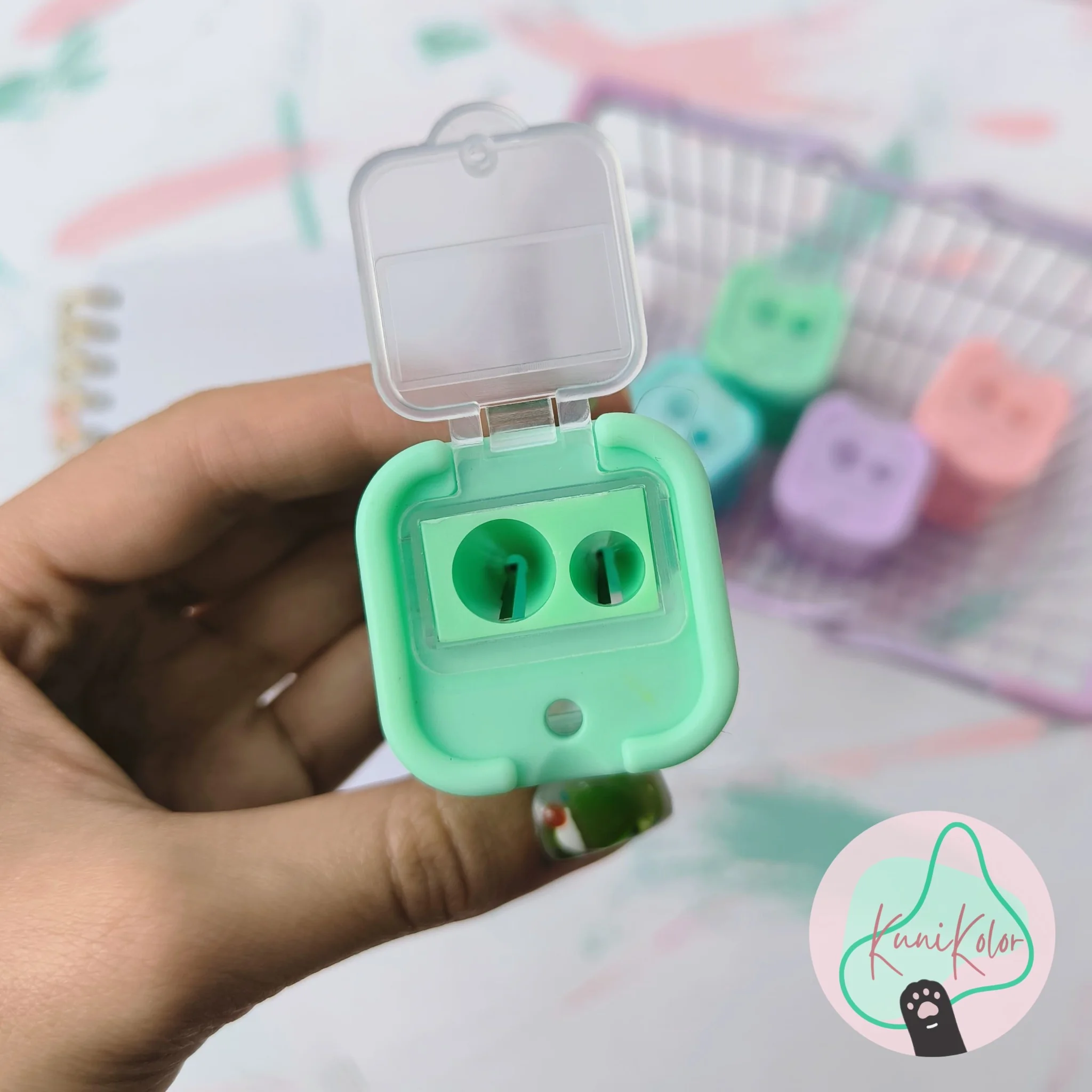 Sacapuntas Doble con Depósito Klipp 2 Tajalapiz sacapuntas doble con deposito klipp kunikolor 09 Sacapuntas Doble con Depósito Klipp - Image 2